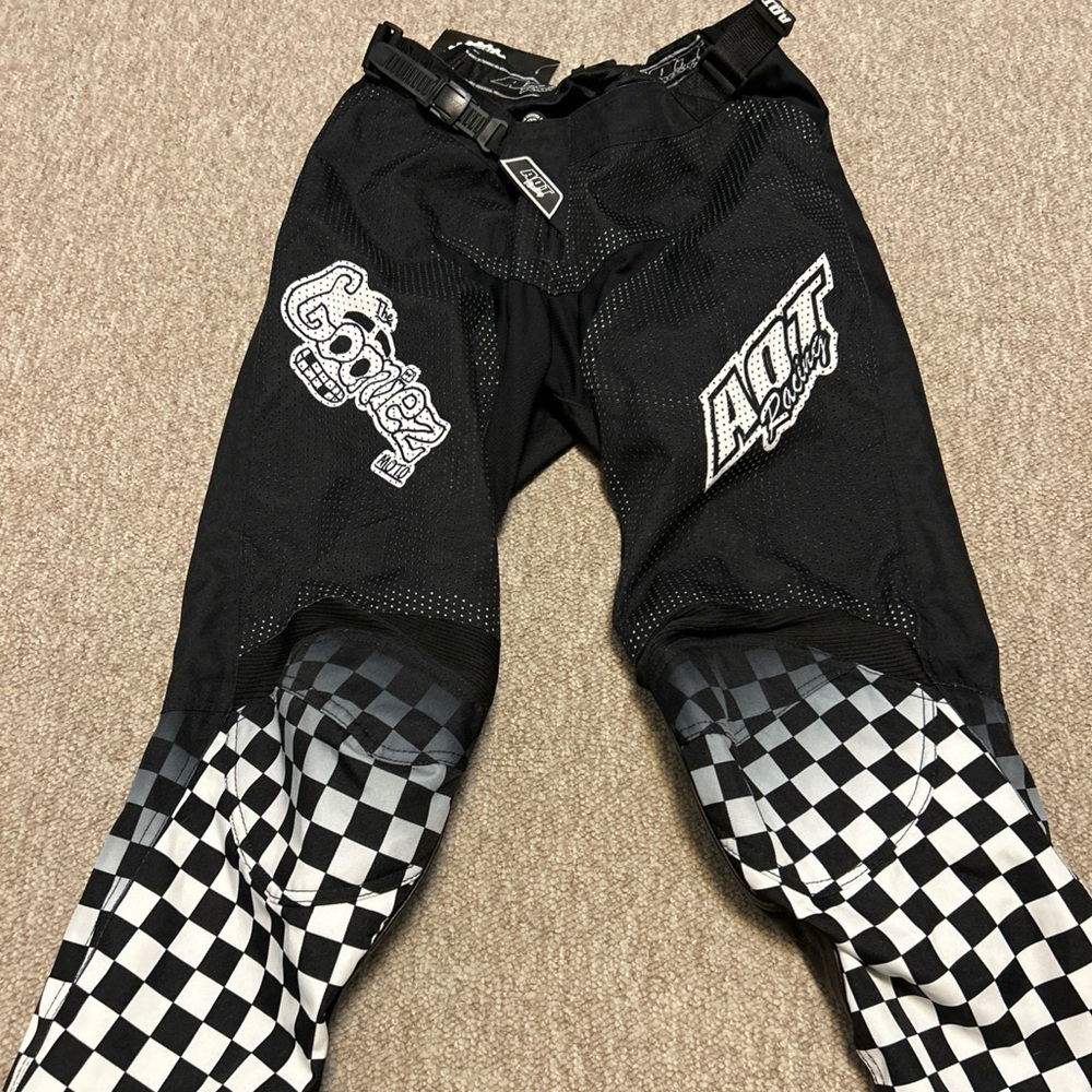 AOT Racing Pants Black White Size 30 MX Motocross Off Road Gear Mens NEW